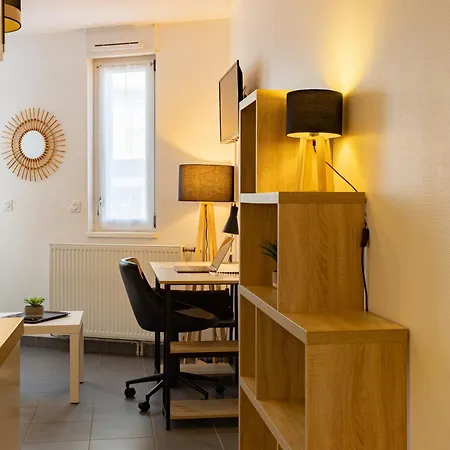 Studio Premium Tout Equipe - Arrivee Autonome - Fibre - Cafe Inclus アパート トロワ